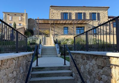 Création du restaurant La Cure